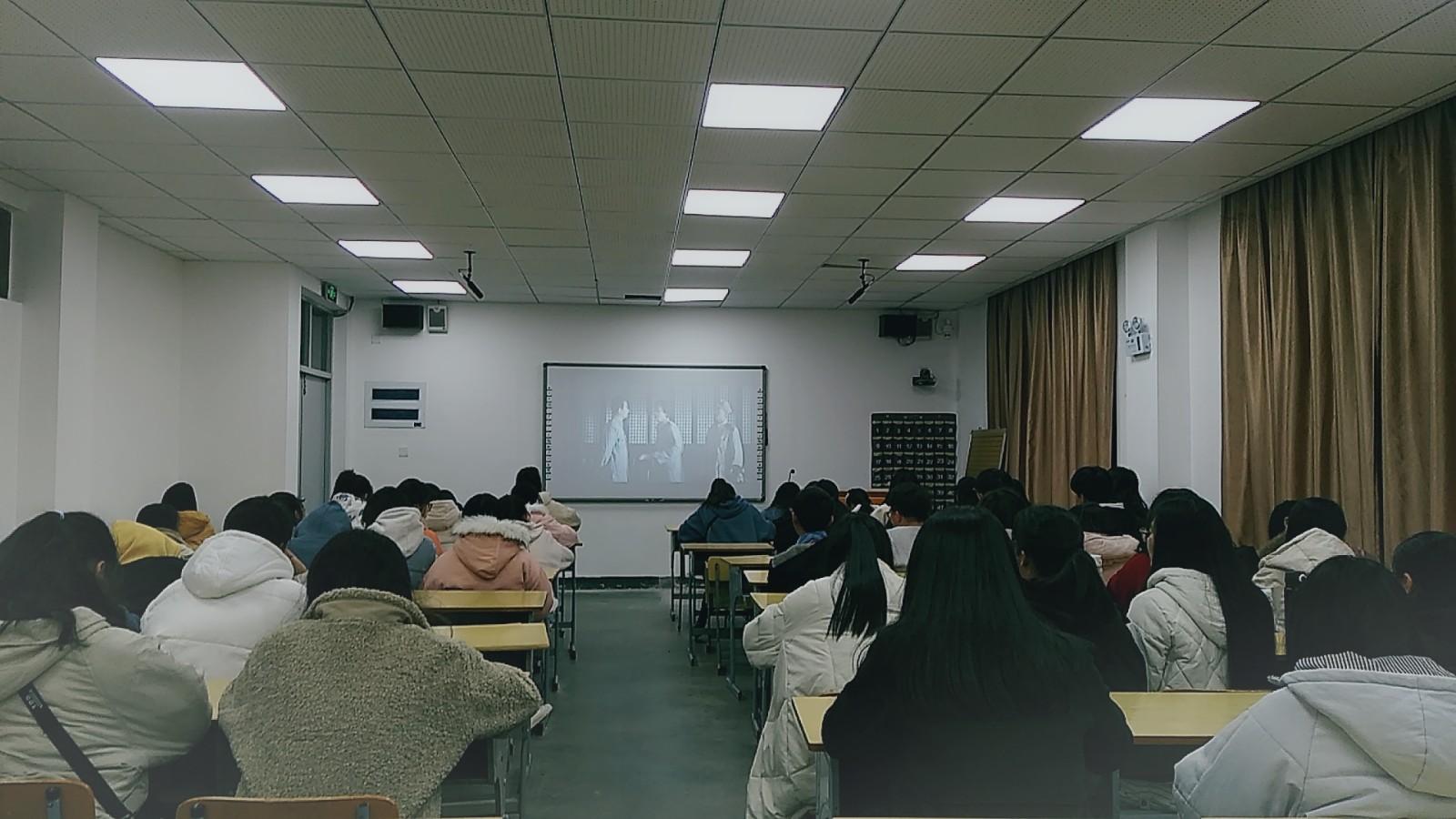 观看影片3.jpg