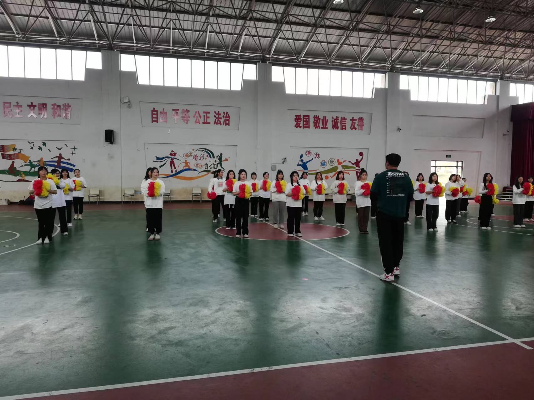 张远明1.jpg 张远明1.jpg