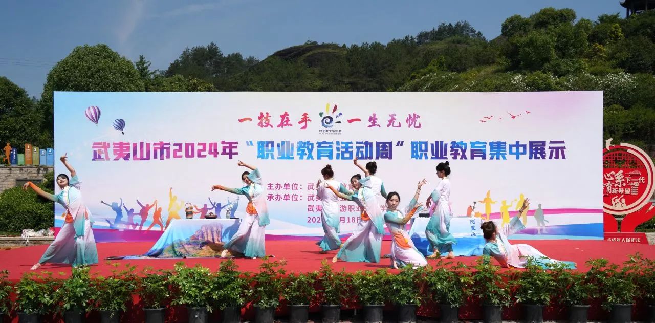 4c334cf2-3308-406c-9d52-0cd2db077e3a.jpg